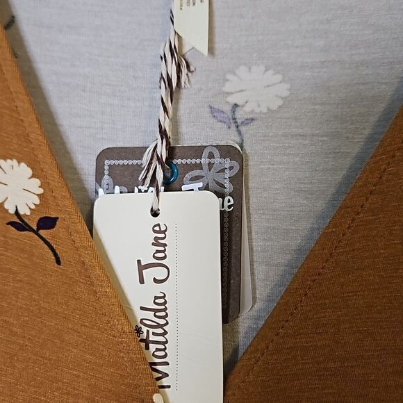 Matilda Jane, caramel colored romper with cream flowers. Size S. NWT. - Picture 3 of 6